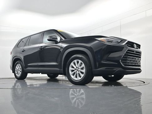 Used 2024 Toyota Grand Highlander AWD image 51