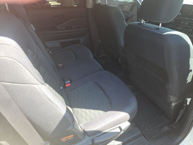 Certified 2024 Nissan Pathfinder S AWD/4WD image 18