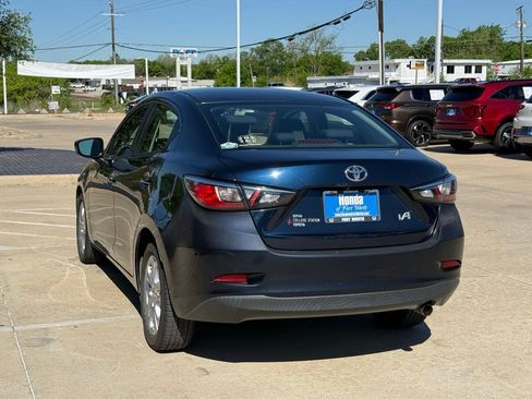 Used 2017 Toyota Yaris iA image 3