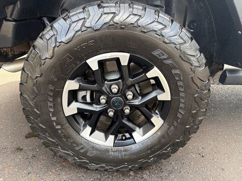 Used 2025 Jeep Wrangler Unlimited Rubicon 4xe w/ Safety Group AWD/4WD image 6