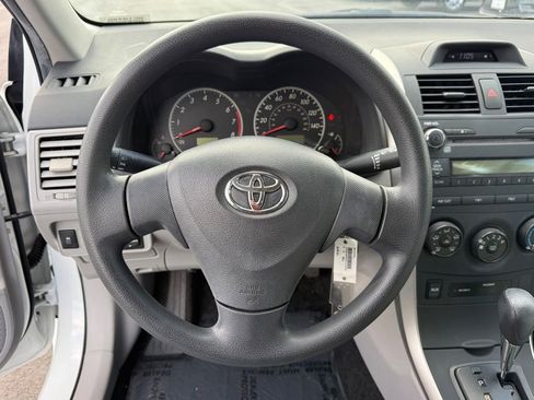 Used 2013 Toyota Corolla L FWD image 21
