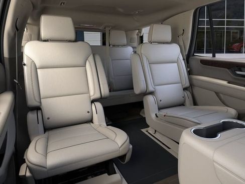 New 2026 GMC Yukon Denali w/ Sun & Power Step Package AWD/4WD image 17