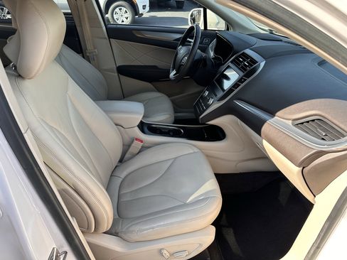 Used 2019 Lincoln MKC Premiere AWD/4WD image 13