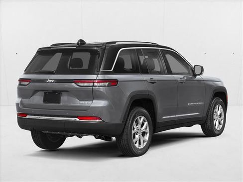 New 2025 Jeep Grand Cherokee Summit image 2