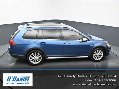 Used 2017 Volkswagen Golf Alltrack SE AWD/4WD image 19
