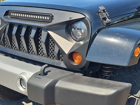 Used 2010 Jeep Wrangler Unlimited Sahara w/ Dual Top Group AWD/4WD image 34