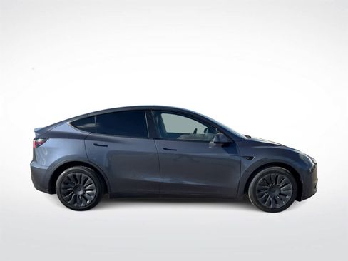 Used 2020 Tesla Model Y Long Range image 9