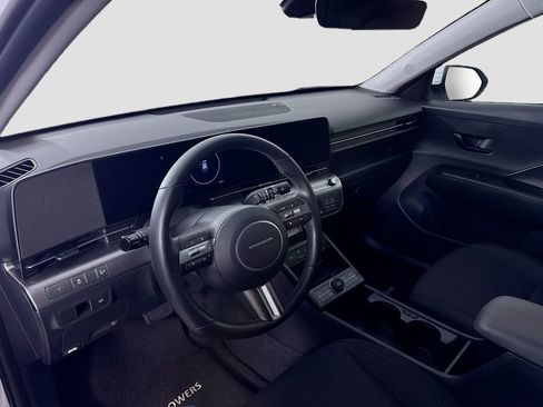 Used 2025 Hyundai Kona SEL image 9