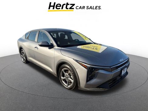 Used 2025 Kia K4 LXS image 1