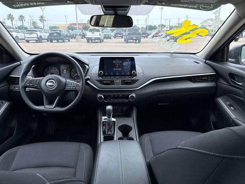 Used 2025 Nissan Altima 2.5 S FWD image 12