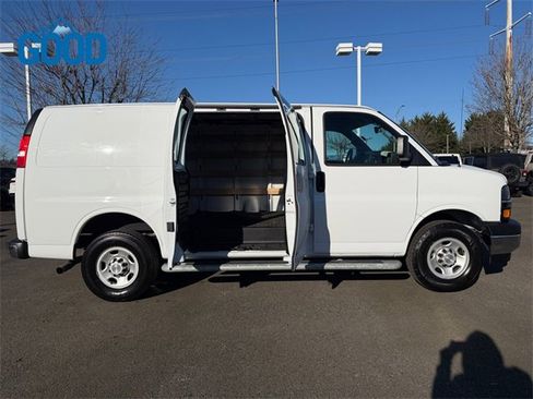 Used 2024 Chevrolet Express 2500 w/ Driver Convenience Package image 32