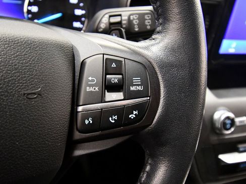 Used 2020 Ford Explorer XLT w/ Equipment Group 202A AWD/4WD image 22
