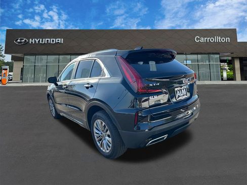Used 2025 Cadillac XT4 Premium Luxury image 7