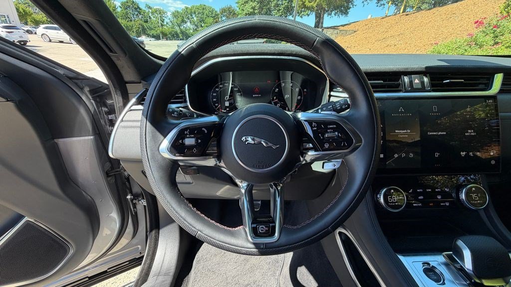 Used 2023 Jaguar F-PACE SVR AWD/4WD image 15