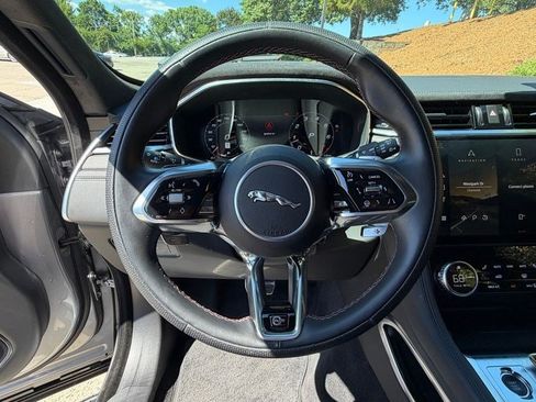Used 2023 Jaguar F-PACE SVR AWD/4WD image 15