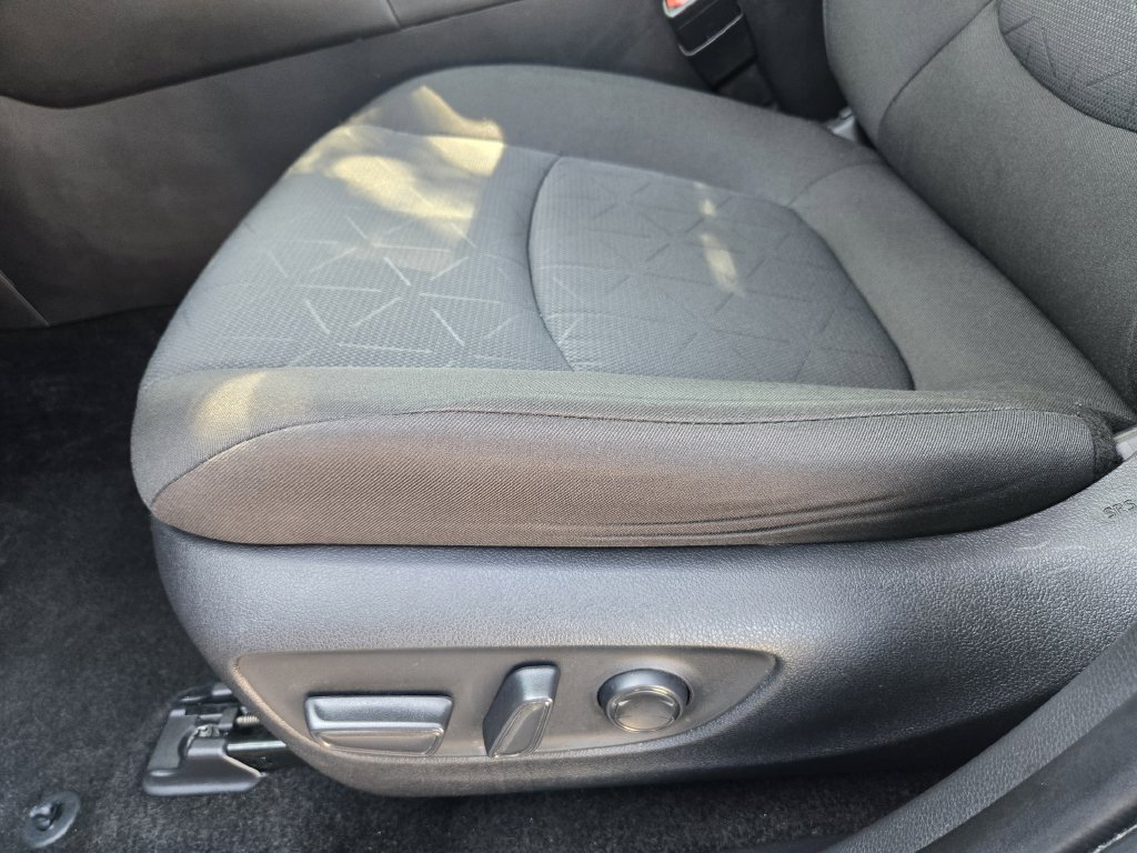 Used 2024 Toyota RAV4 XLE FWD image 19