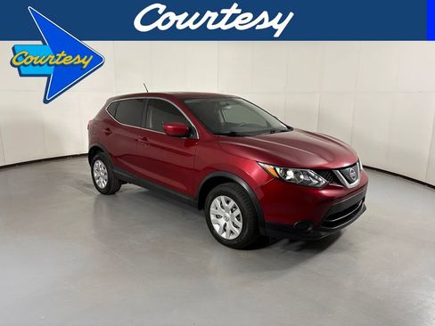 Used 2019 Nissan Rogue Sport S FWD image 1