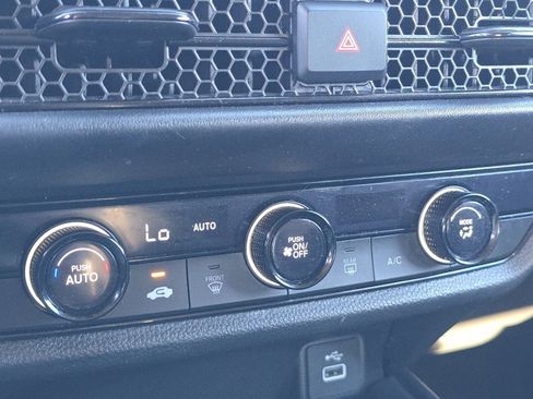 Used 2025 Honda HR-V LX image 34