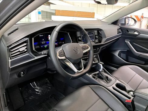 Used 2024 Volkswagen Jetta SE FWD image 16