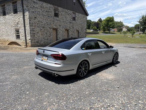 Used 2018 Volkswagen Passat 3.6 FWD image 5