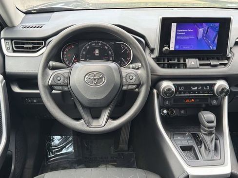 Used 2025 Toyota RAV4 XLE FWD image 21