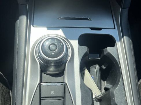 Used 2020 Ford Explorer XLT AWD/4WD image 25