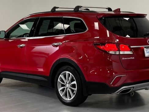 Used 2018 Hyundai Santa Fe SE w/ Cargo Package FWD image 4