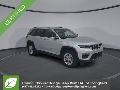 Certified 2023 Jeep Grand Cherokee Limited w/ Luxury Tech Group II AWD/4WD image 3