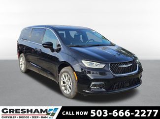 New 2026 Chrysler Pacifica Select video 1