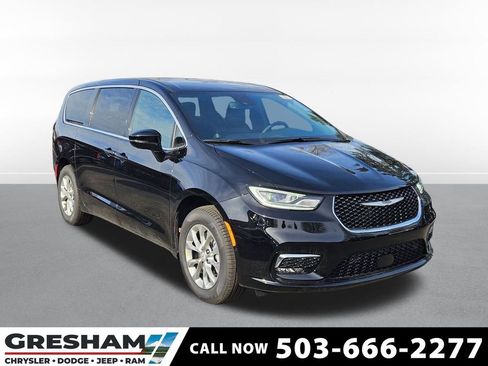 New 2026 Chrysler Pacifica Select image 1