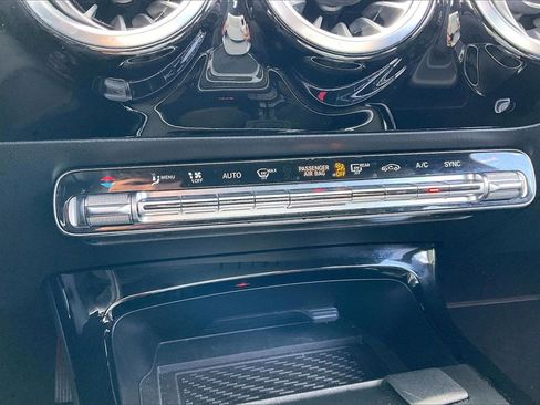 Used 2025 Mercedes-Benz CLA 250 image 29