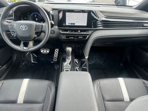 Certified 2025 Toyota Camry SE image 17