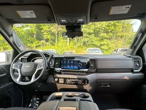 Used 2024 Chevrolet Silverado 1500 LT RWD image 30
