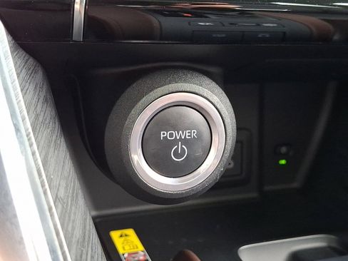 Certified 2023 Toyota Venza Limited AWD/4WD image 26