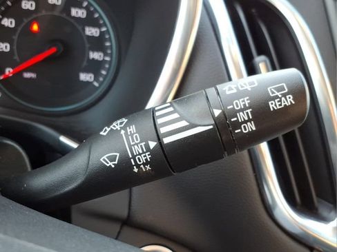Used 2024 Chevrolet Equinox LT FWD image 27
