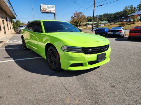 Used 2019 Dodge Charger SXT image 6