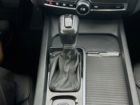 Used 2020 Volvo S60 T5 Momentum FWD image 25