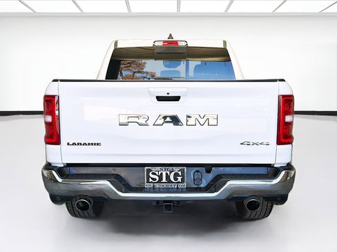 Used 2025 RAM 1500 Laramie AWD/4WD image 5