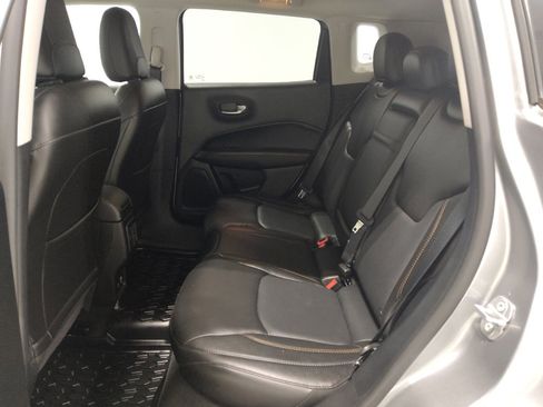 Used 2018 Jeep Compass Limited w/ Navigation Group AWD/4WD image 18