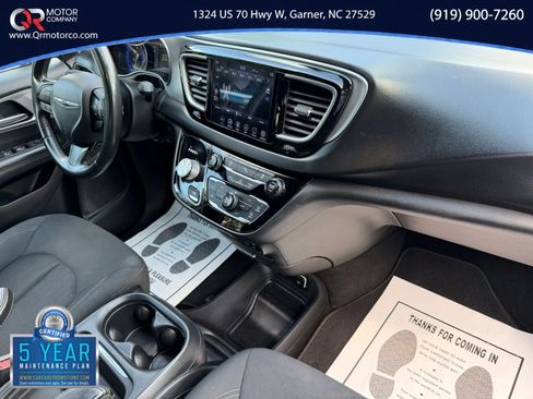 Used 2019 Chrysler Pacifica Touring Plus w/ S Appearance Package FWD image 36
