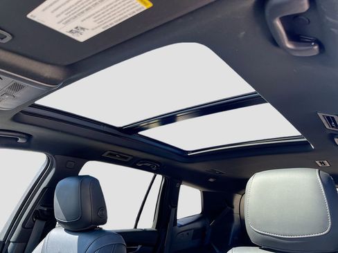 Used 2022 Cadillac XT6 Premium Luxury w/ Technology Package image 21