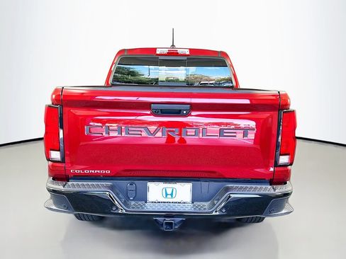 Used 2025 Chevrolet Colorado Z71 w/ Technology Package AWD/4WD image 6