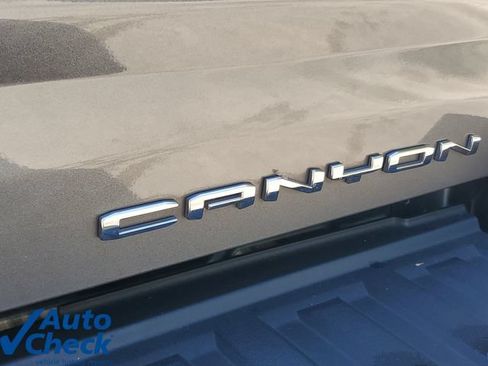 Used 2022 GMC Canyon Denali AWD/4WD image 9