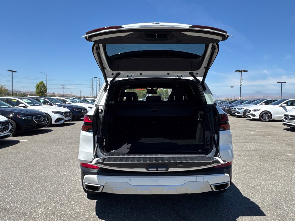 Used 2024 BMW X5 xDrive40i w/ Executive Package AWD/4WD image 16