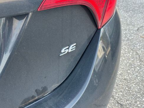 Used 2018 Toyota Corolla L image 11