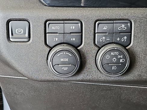Used 2025 Chevrolet Silverado 1500 RST AWD/4WD image 30