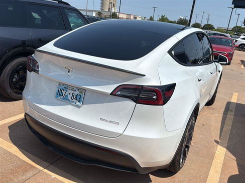 Used 2022 Tesla Model Y Performance AWD/4WD image 7