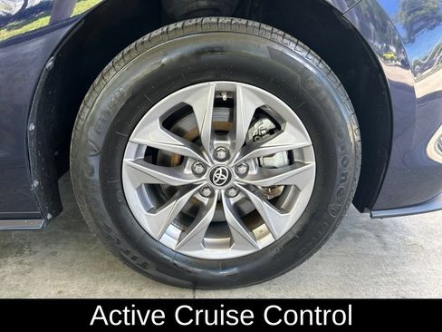 Used 2025 Toyota Sienna XLE FWD image 24
