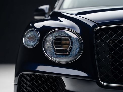 Used 2024 Bentley Bentayga AWD/4WD image 9