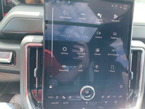 Used 2026 GMC Yukon Denali w/ Sun & Power Step Package AWD/4WD image 21